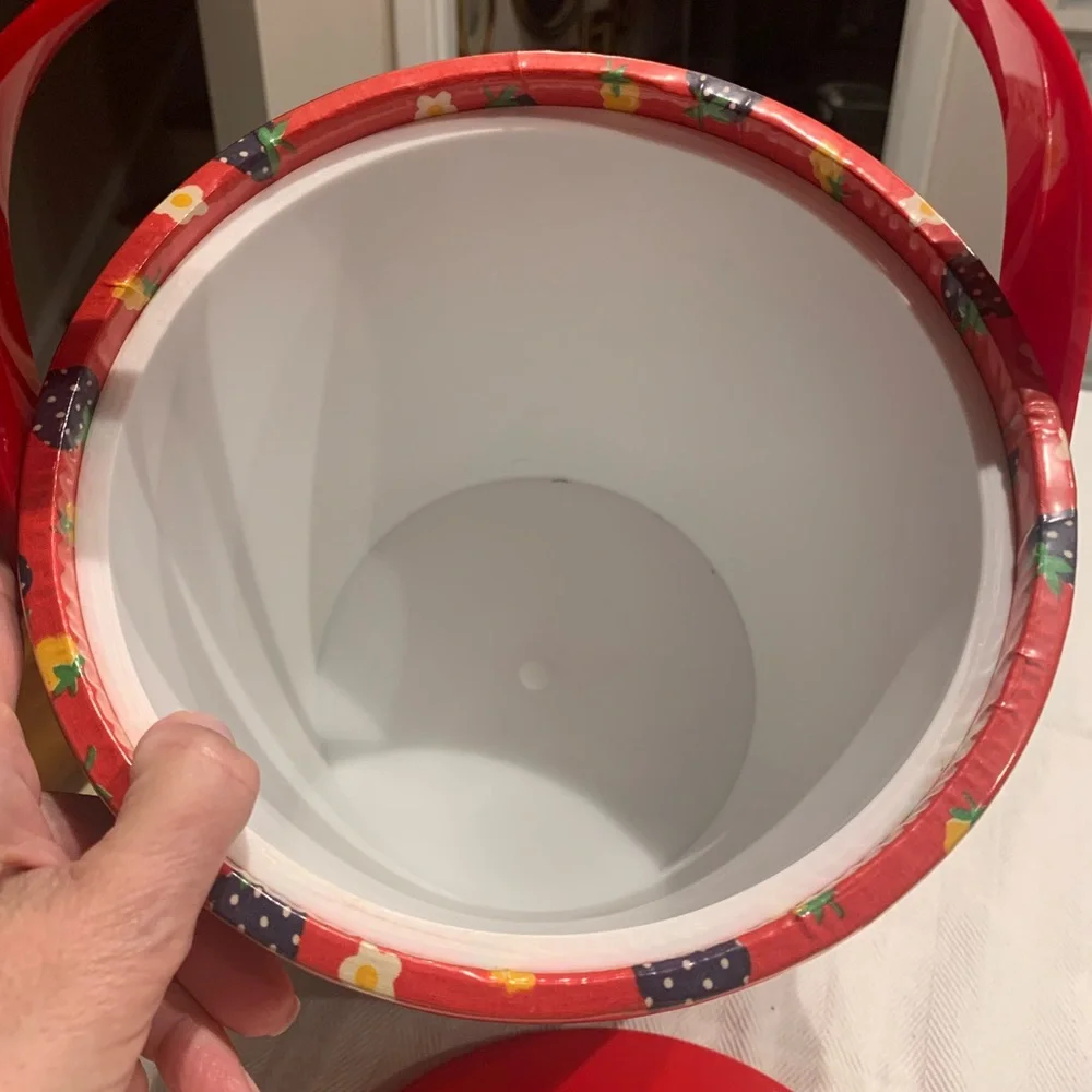 Vintage Strawberry Print Ice Bucket